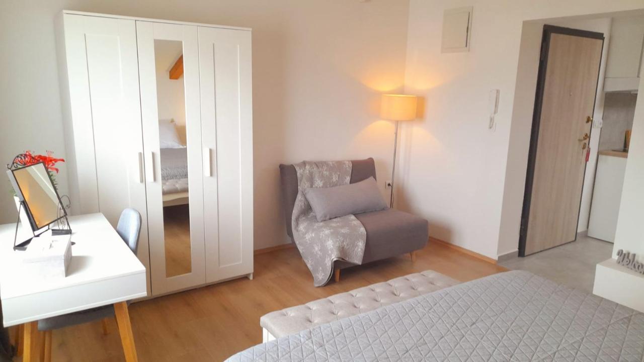 Apartman Diana,Free Parking Пула Екстериор снимка